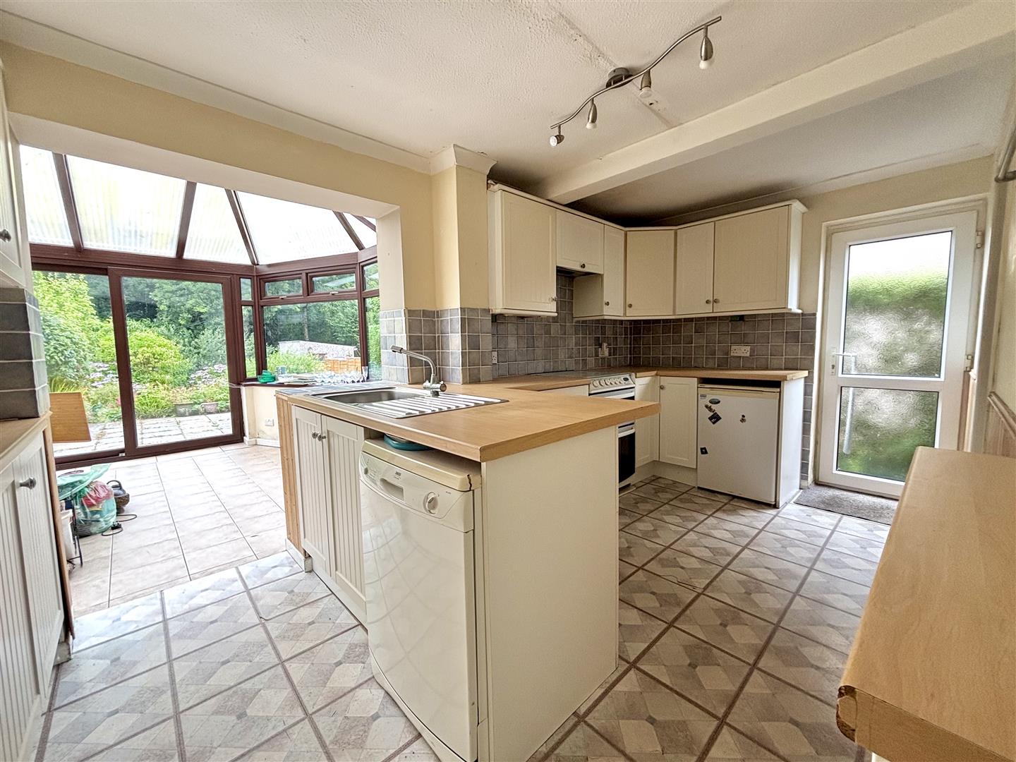 Hen Parc Avenue, Upper Killay, Swansea, SA2 7HA